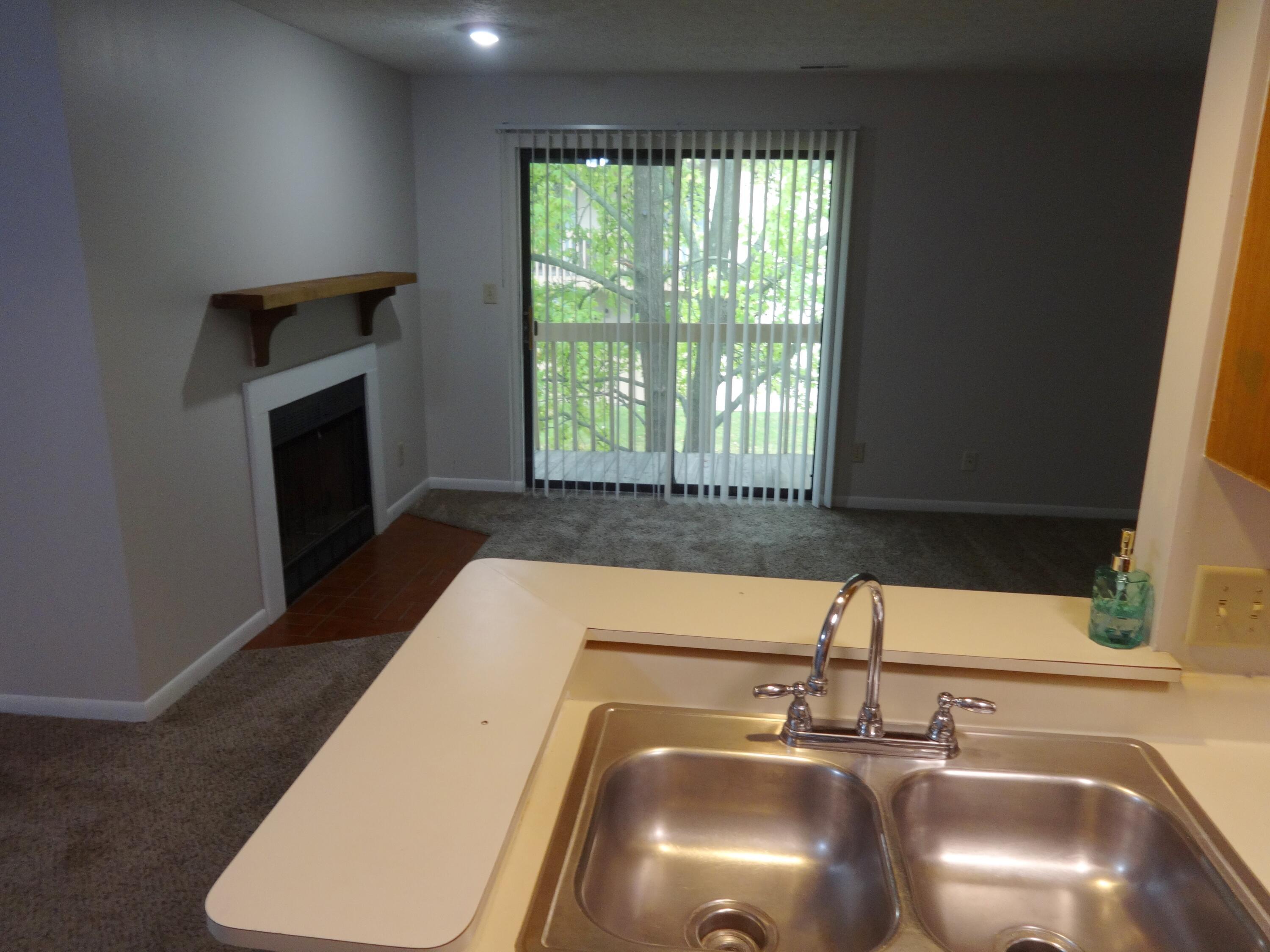 2159 Hedgerow Road, Unit 2159F Columbus, OH 43220 - Photo 12 of 23 2159 F Hedgerow Kitchen 5