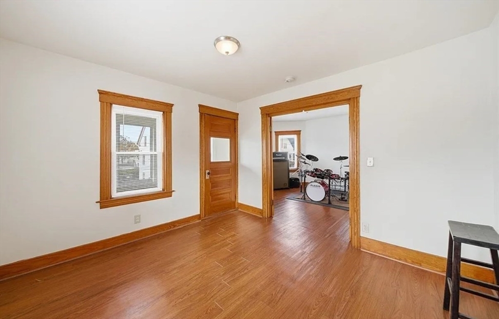 31 Whitcomb Street, Unit 2 Webster, MA 01570 - Photo 4 of 15