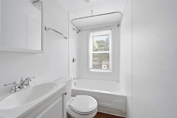 $1,850 | 31 Whitcomb Street, Unit 2, Webster, MA 01570