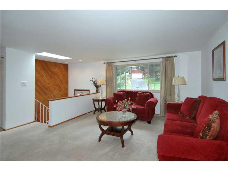 130 Easley Road Pittsburgh, PA 15237 - Photo 3 of 22 Living Room. Stylish, one level living with an open concept floor plan.