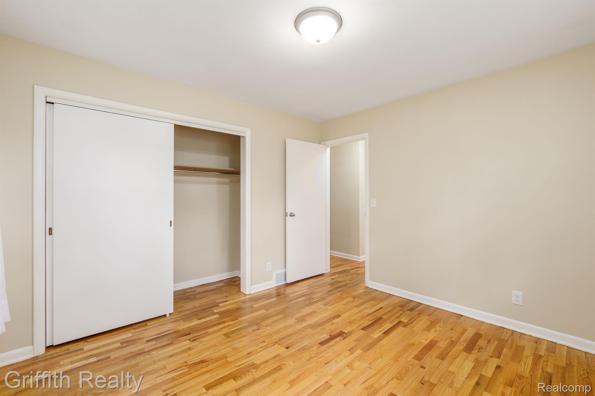 442 Okemos Road Mason, MI 48854 - Photo 16 of 34 Gallery Image 16