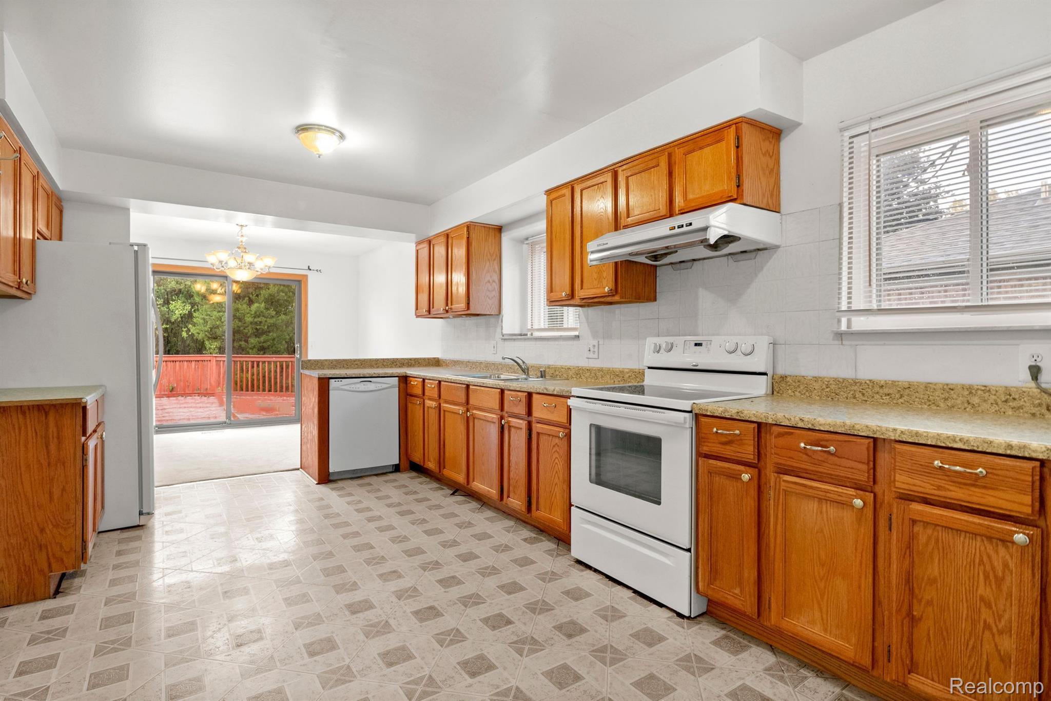 885 Milverton Road Troy, MI 48083 - Photo 15 of 58 Gallery Image 15