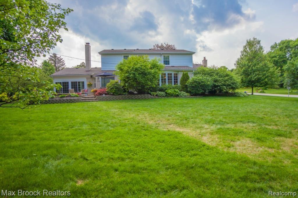 2715 Hunters Hill Road Bloomfield Hills, MI 48304 - Photo 43 of 45 IMG_1914.jpg