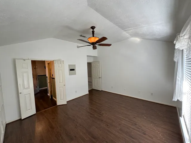 $2,500 | 11839 Capitol Heights Drive, Houston, TX 77065