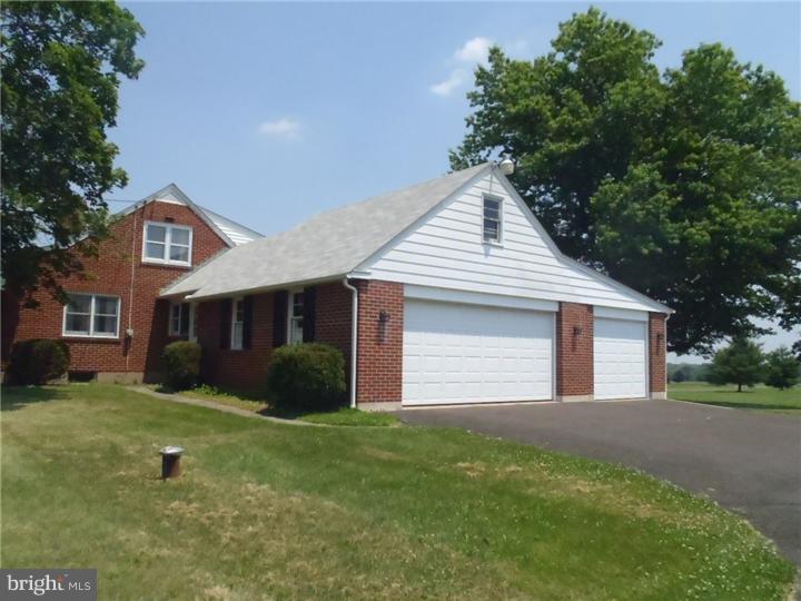 119 Township Line Road Line Lexington, PA 18932 - Photo 19 of 25 Garage