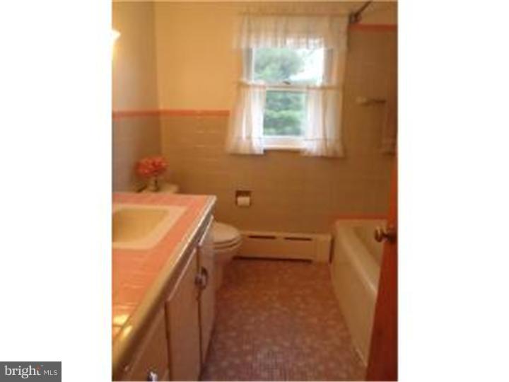 119 Township Line Road Line Lexington, PA 18932 - Photo 7 of 25 Bathroom