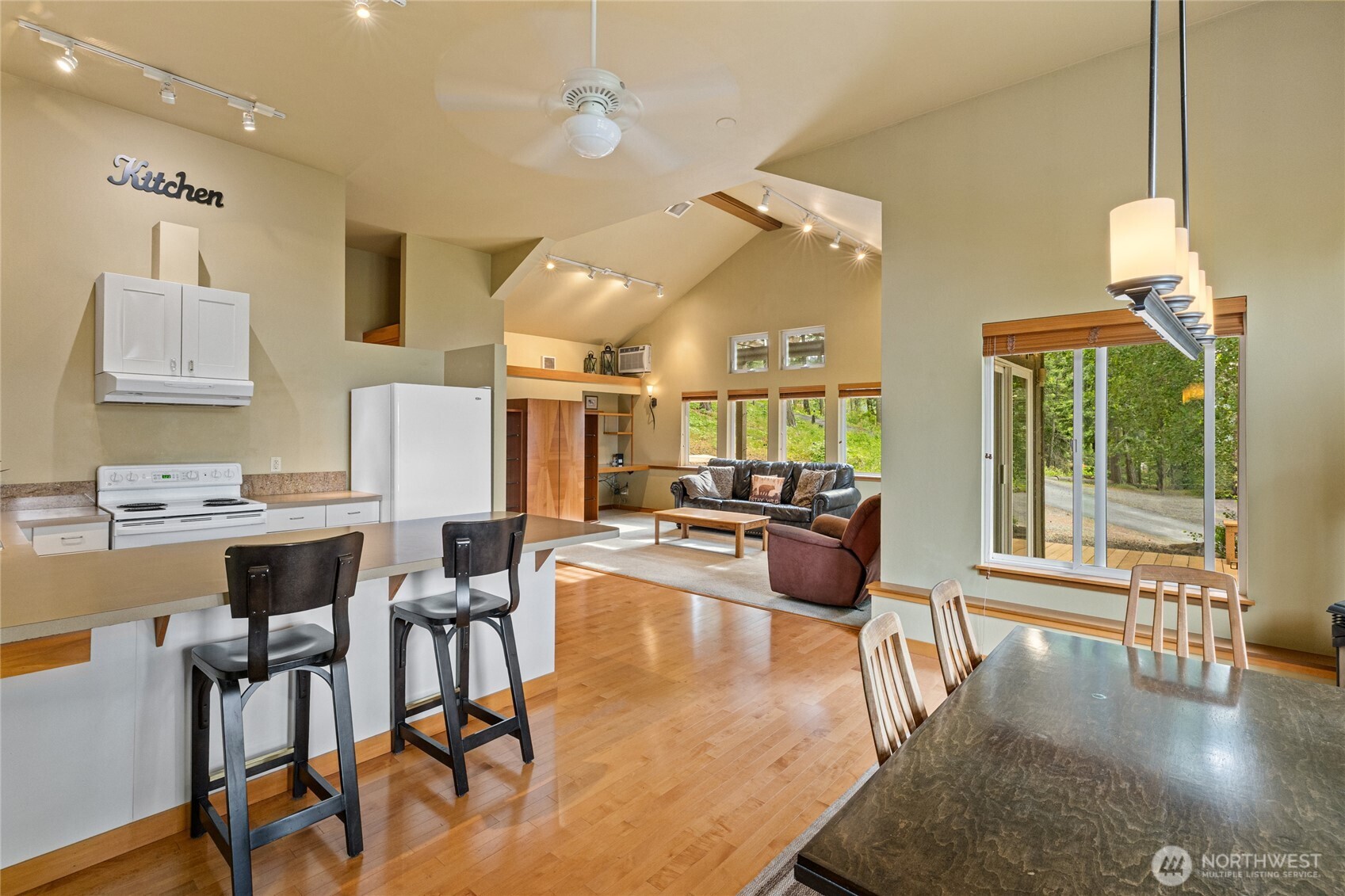 631 Thornton View Road Cle Elum, WA 98922 - Photo 11 of 40