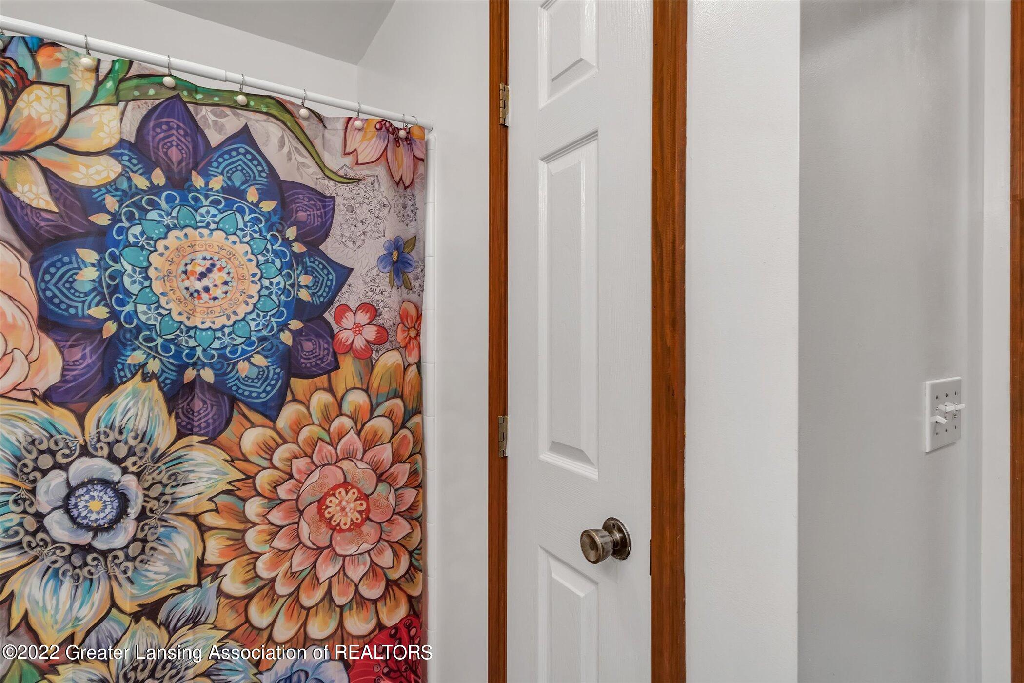 13530 Kenyon Road Grand Ledge, MI 48837 - Photo 19 of 51 19-13530-Kenyon-Rd-WindowStill-Real-Esta
