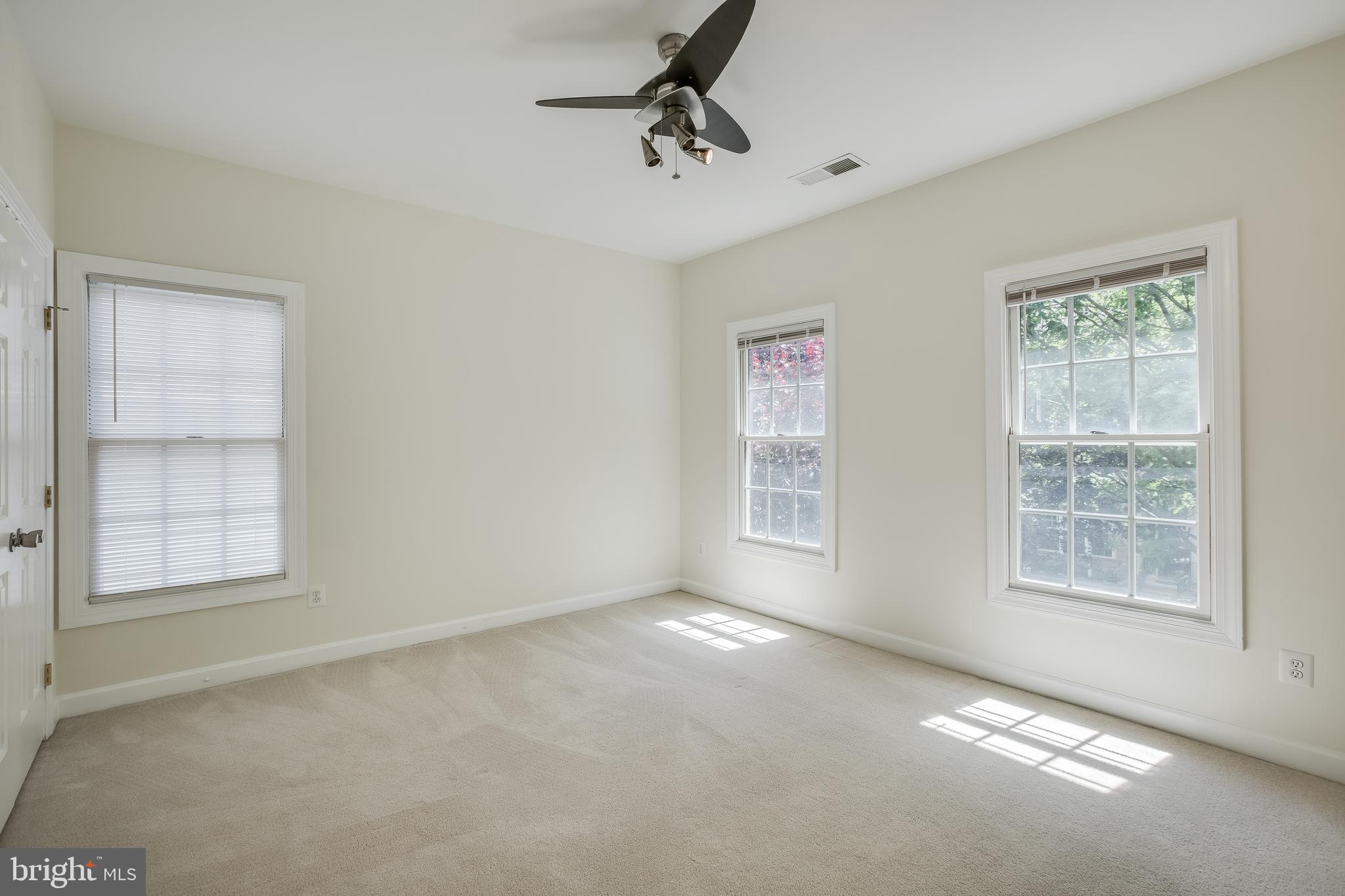 618 Linslade Street Gaithersburg, MD 20878 - Photo 27 of 48 Bedroom 2
