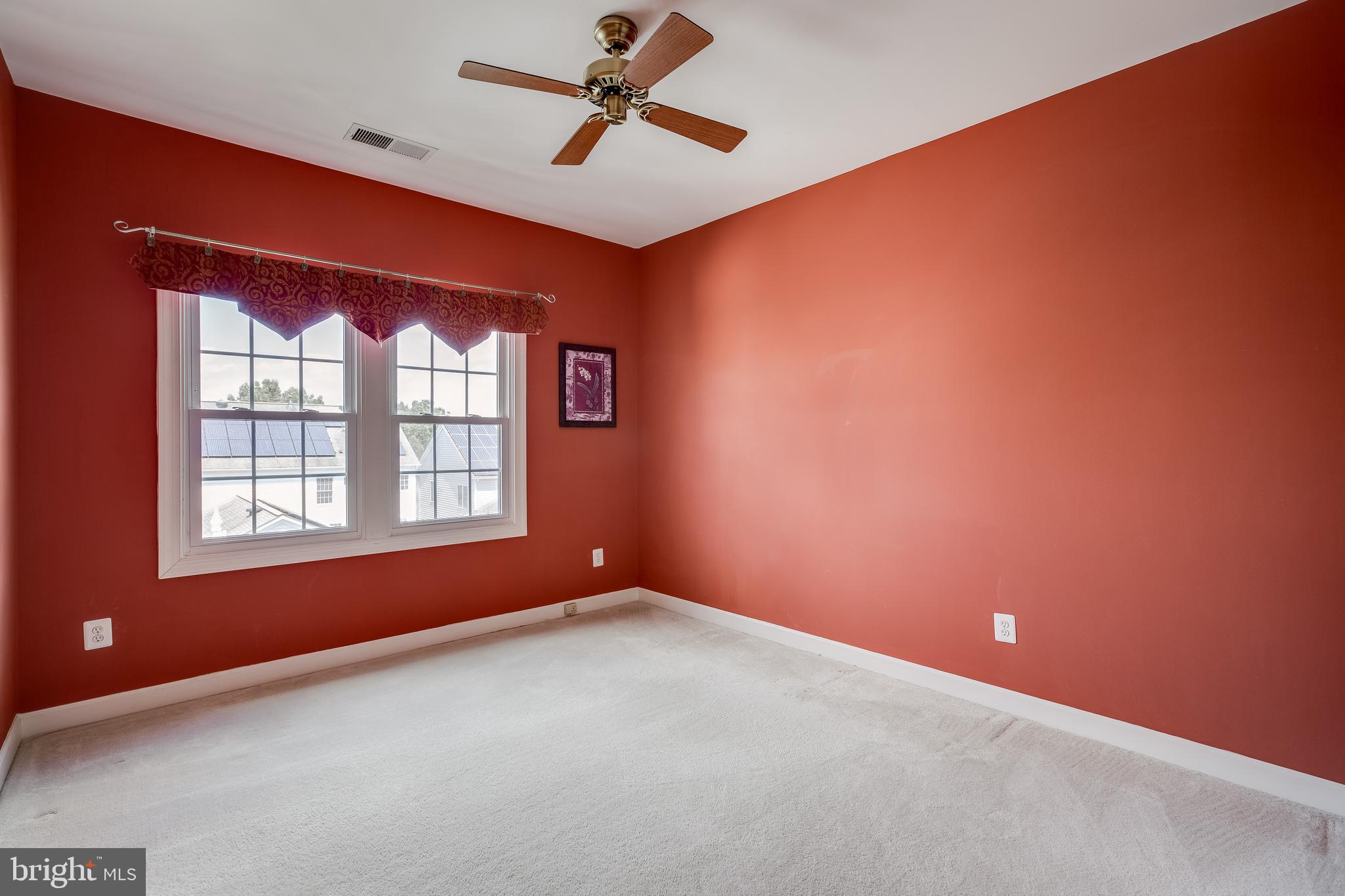 618 Linslade Street Gaithersburg, MD 20878 - Photo 28 of 48 Bedroom 3