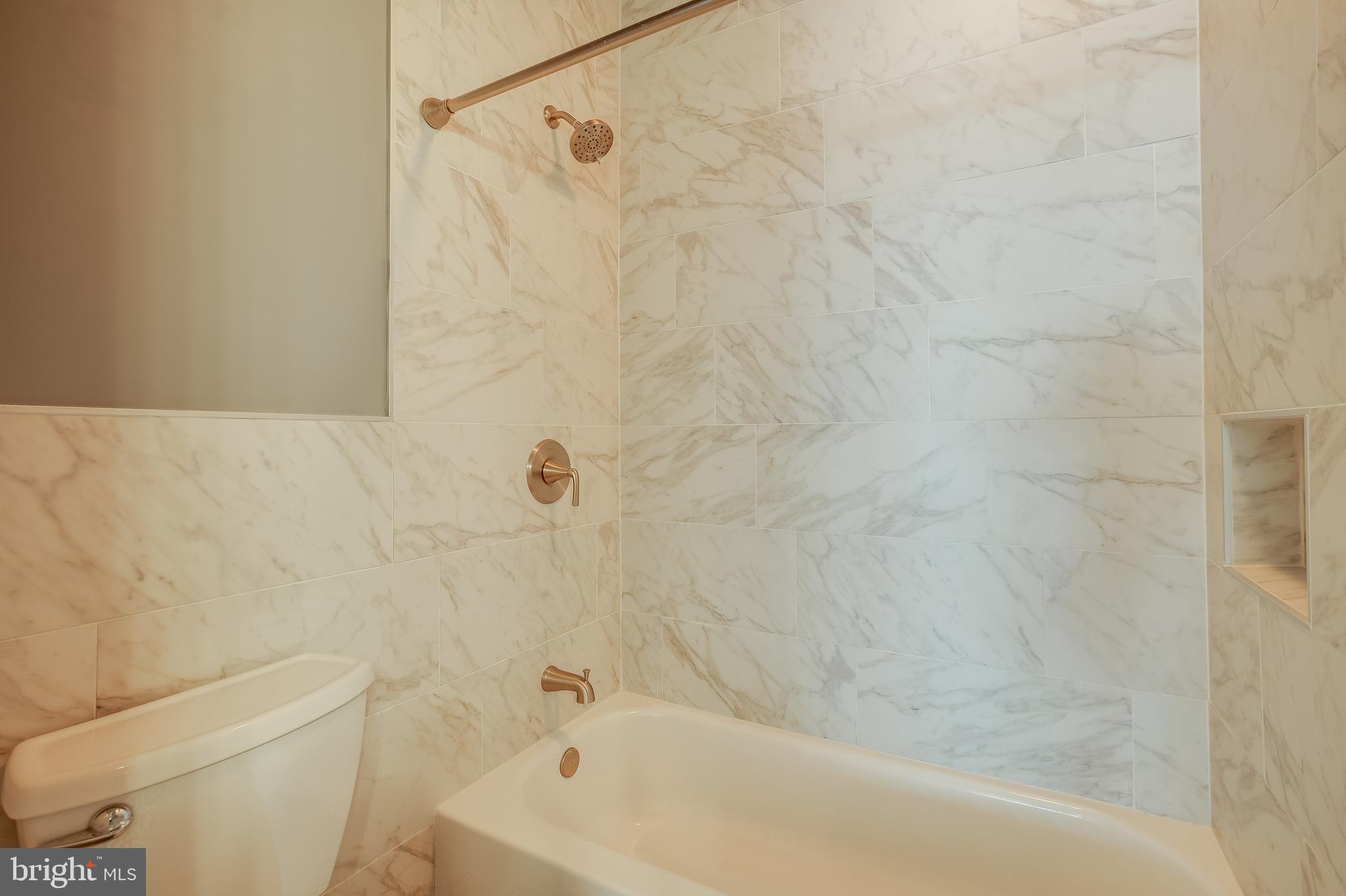 618 Linslade Street Gaithersburg, MD 20878 - Photo 31 of 48 Upstairs Bath