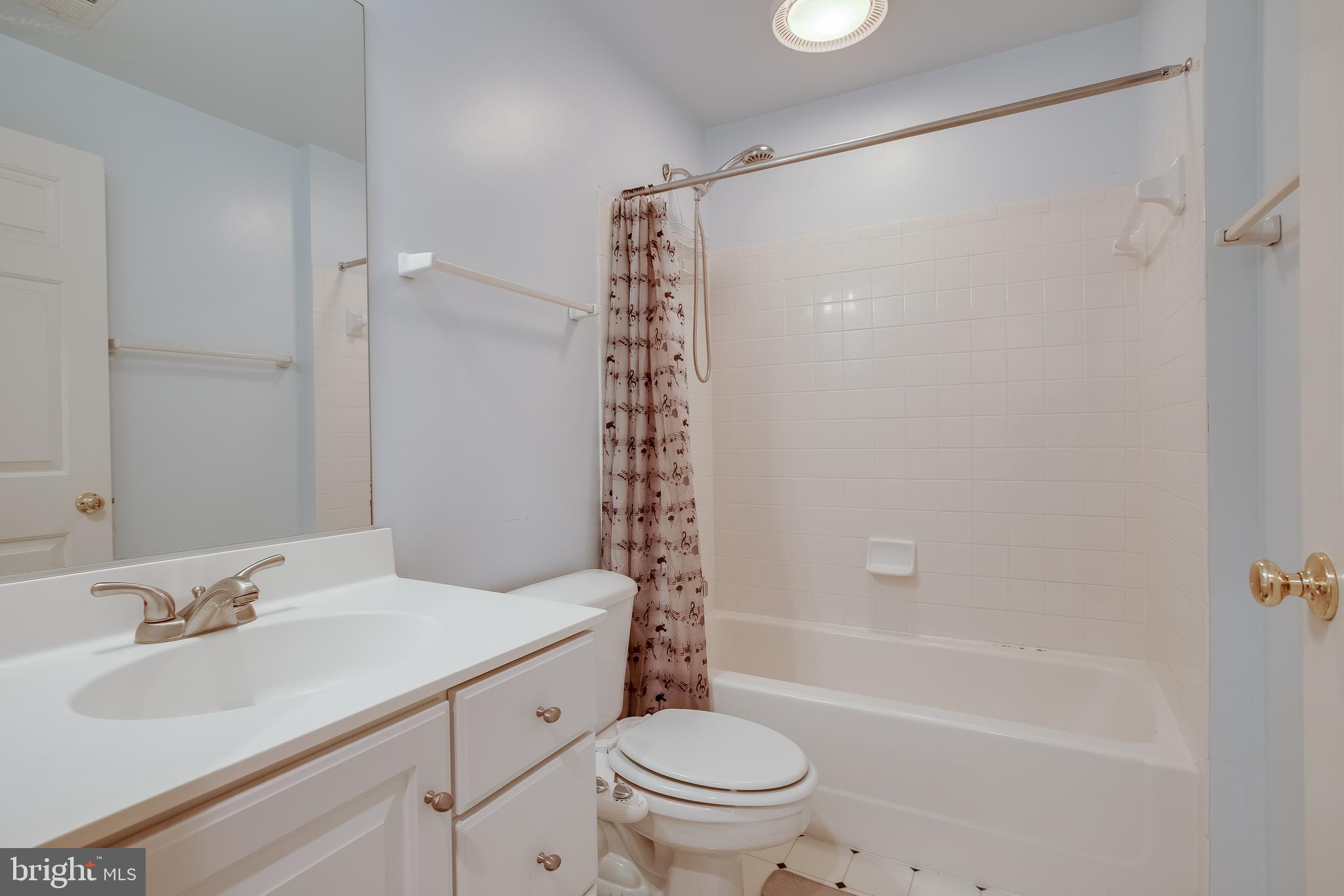 618 Linslade Street Gaithersburg, MD 20878 - Photo 35 of 48 Lower Level Bath