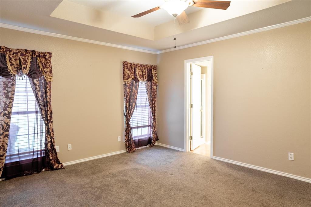 604 Valleyridge Court Decatur, TX 76234 - Photo 15 of 23 Large Primary bedroom