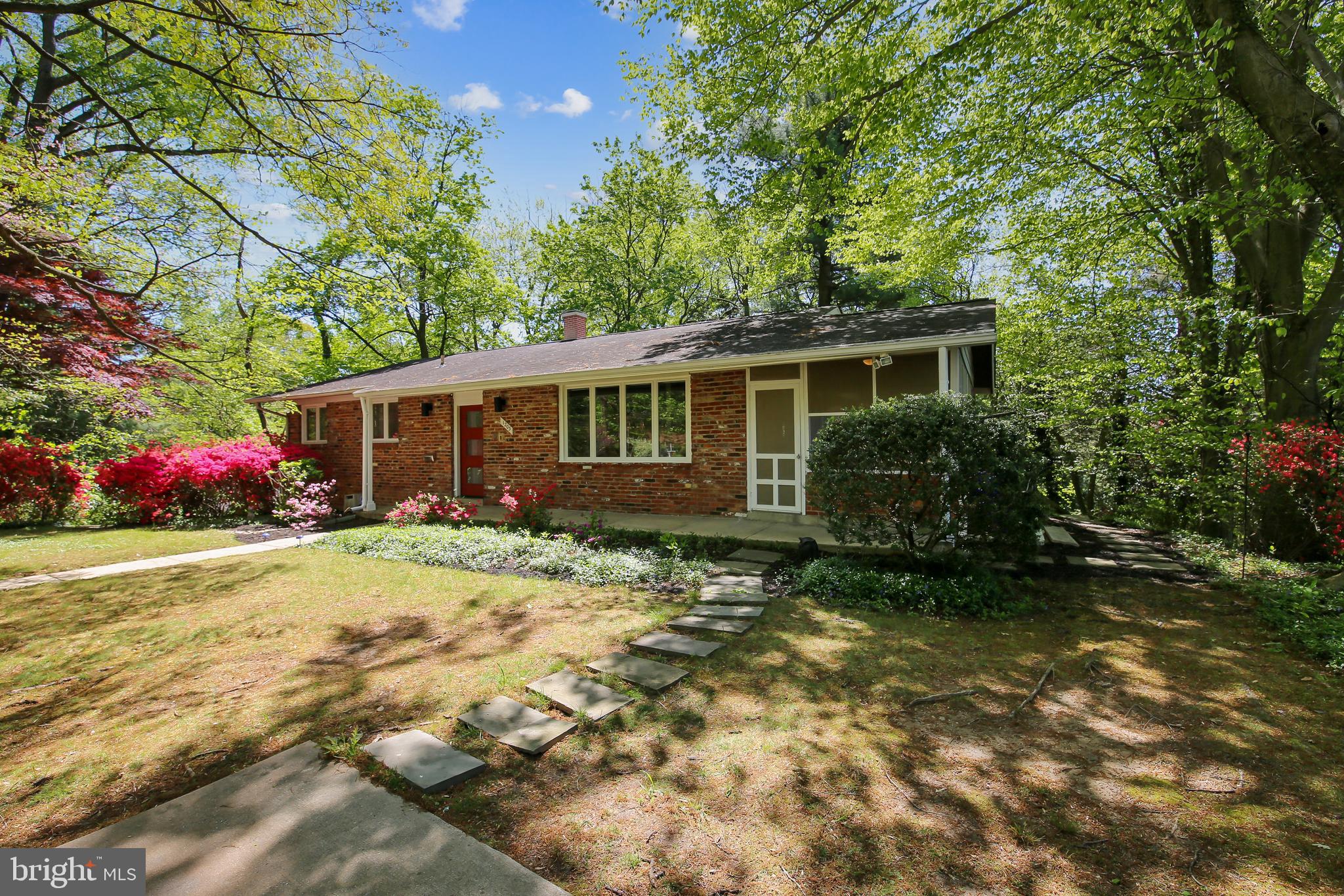 1203 Dunoon Court Silver Spring, MD 20903 - Photo 2 of 39 Front yard view