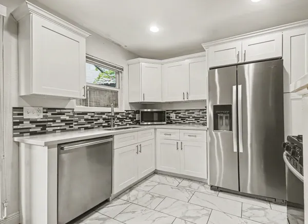 $195,000 | 4020 Blue Bonnet Boulevard, Unit K, Houston, TX 77025