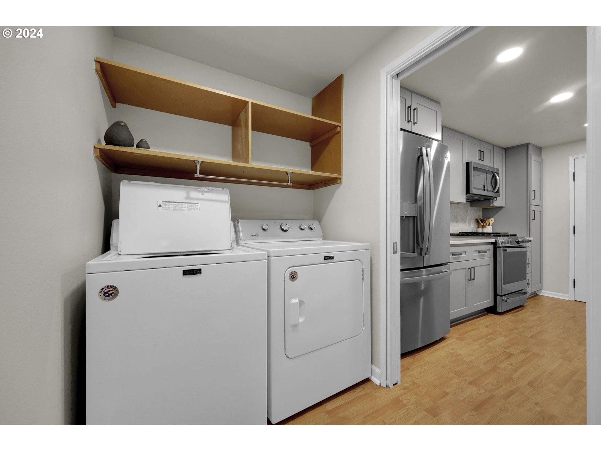 100 Westbrook Way Eugene, OR 97405 - Photo 21 of 48 a utility room with dryer and washer