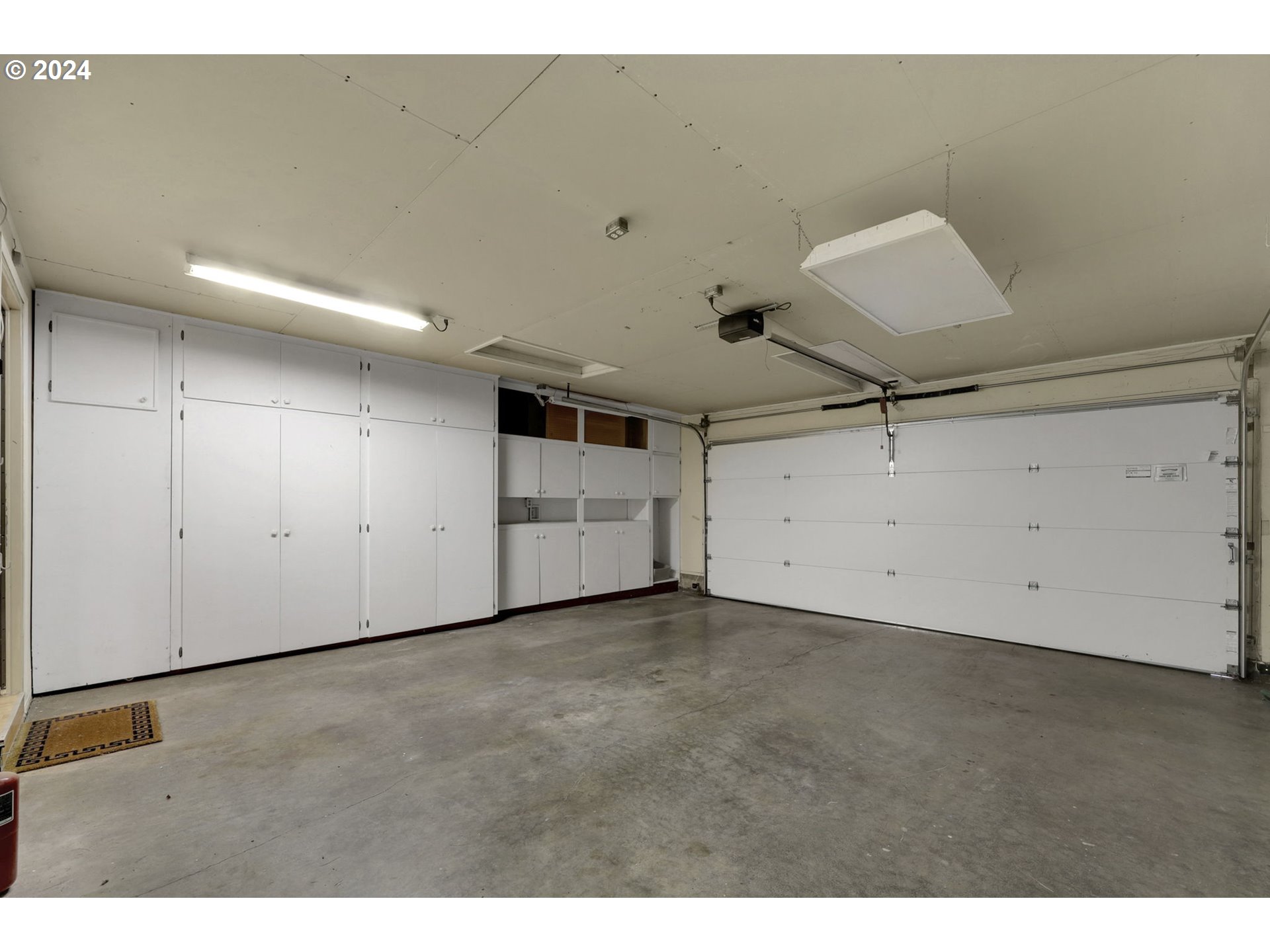 100 Westbrook Way Eugene, OR 97405 - Photo 25 of 48 a view of an empty room