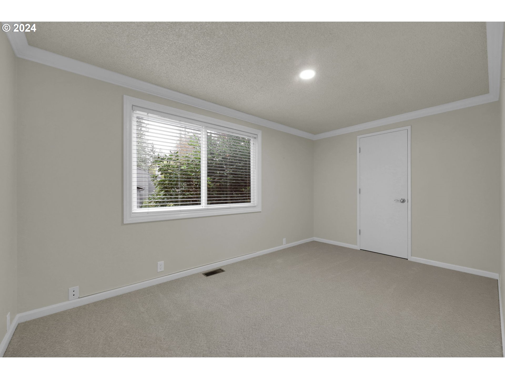 100 Westbrook Way Eugene, OR 97405 - Photo 27 of 48 an empty room with windows