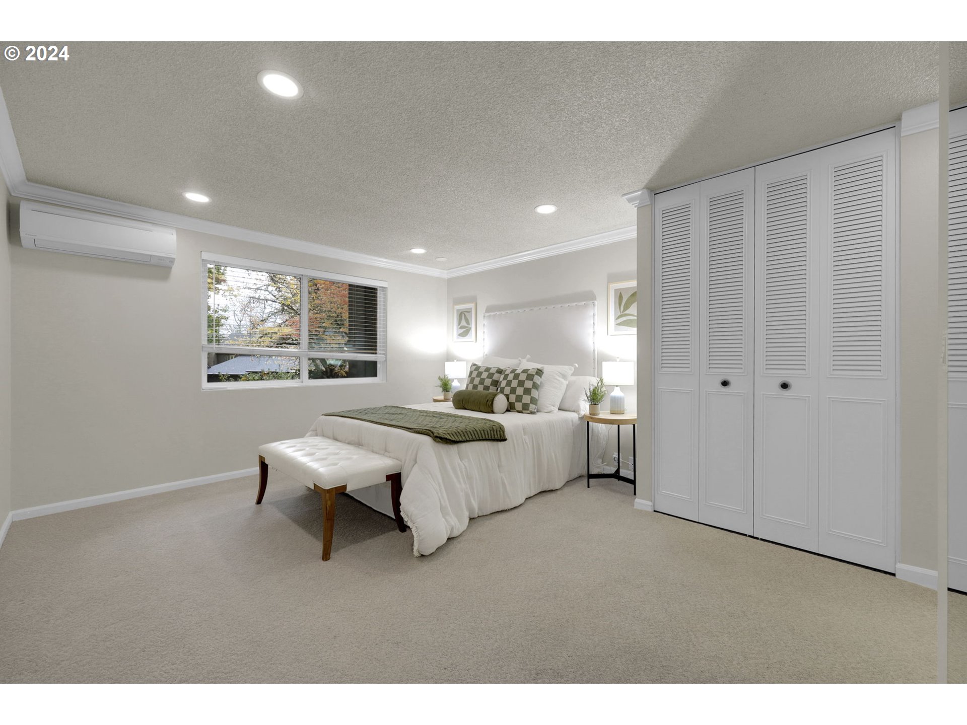 100 Westbrook Way Eugene, OR 97405 - Photo 30 of 48 a living room with furniture and a window