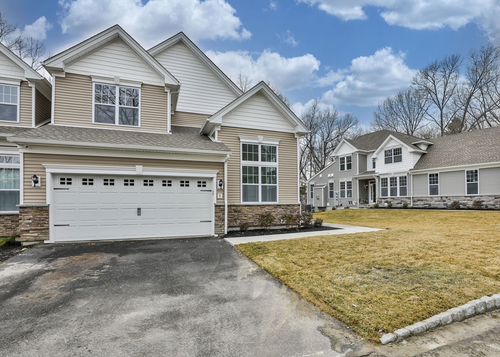5 Cardinal Road, Unit 178 Methuen, MA 01844 - Photo 1 of 42 Gallery Image 1