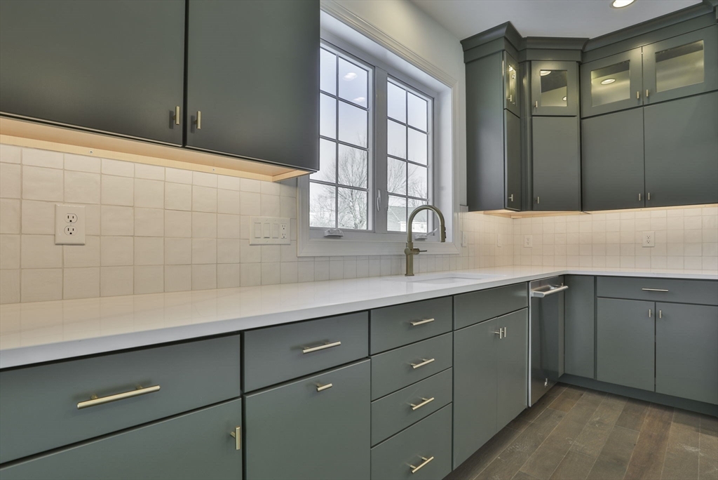 5 Cardinal Road, Unit 178 Methuen, MA 01844 - Photo 11 of 42 Gallery Image 11
