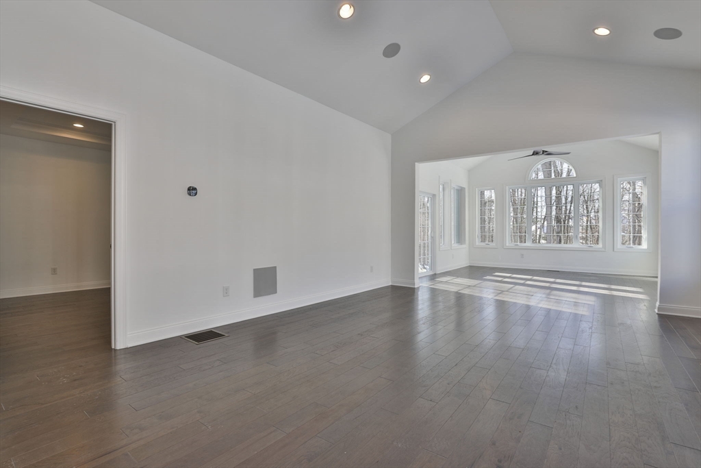 5 Cardinal Road, Unit 178 Methuen, MA 01844 - Photo 20 of 42 Gallery Image 20