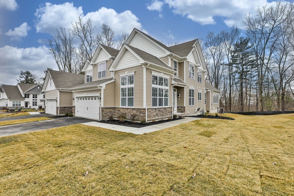 5 Cardinal Road, Unit 178 Methuen, MA 01844 - Photo 2 of 42 Gallery Image 2