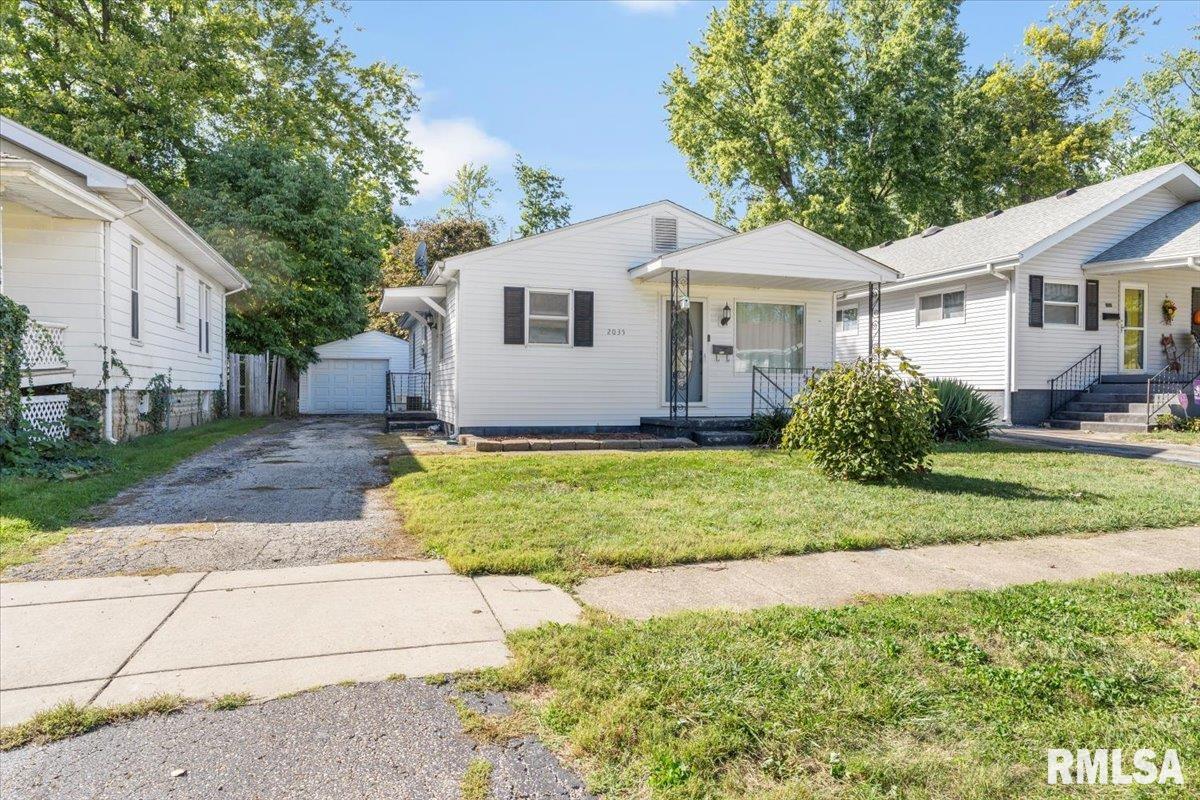 2035 South College Street Springfield, IL 62704 - Photo 1 of 31 Gallery Image 1