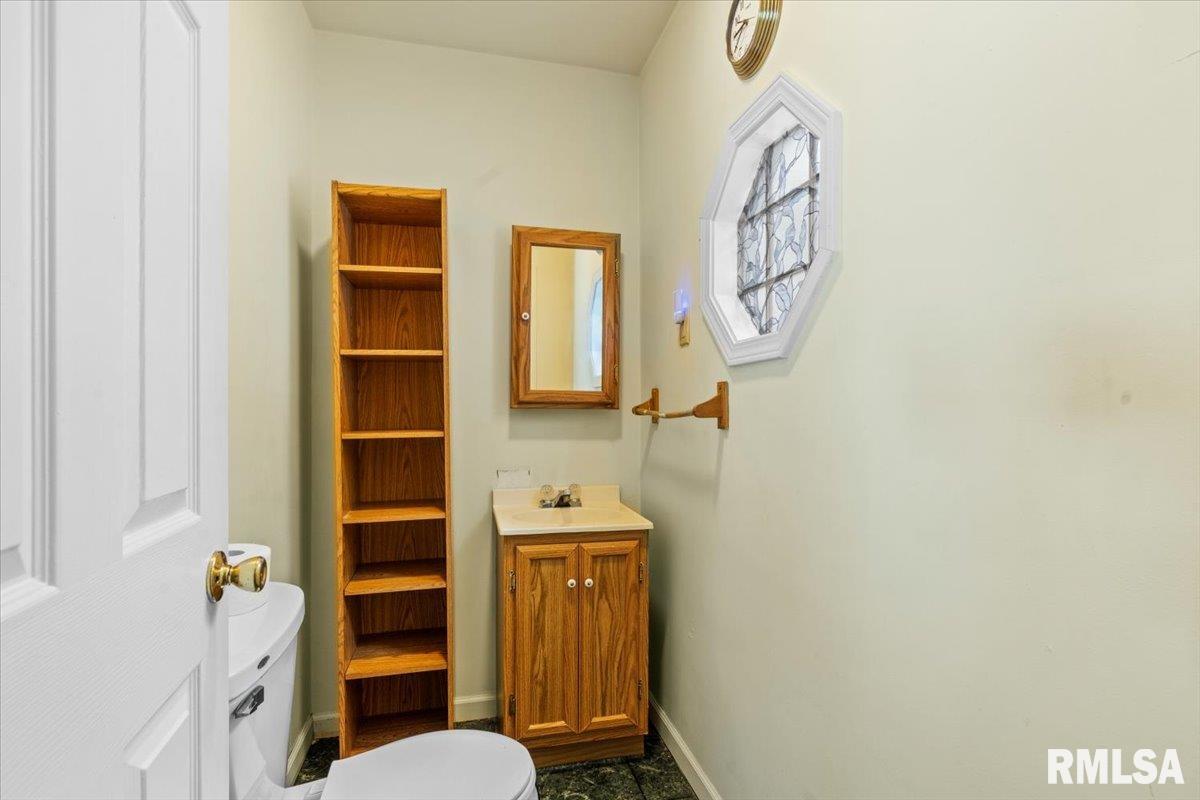 2035 South College Street Springfield, IL 62704 - Photo 17 of 31 Gallery Image 17