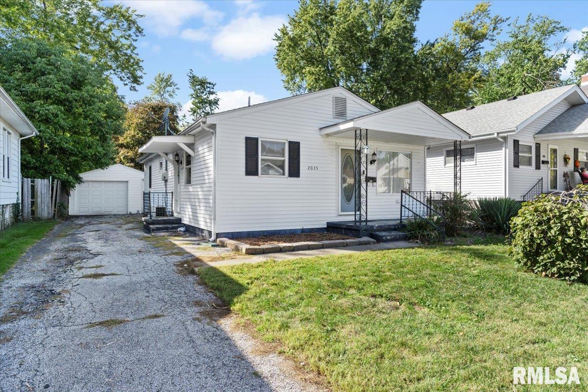 2035 South College Street Springfield, IL 62704 - Photo 3 of 31 Gallery Image 3