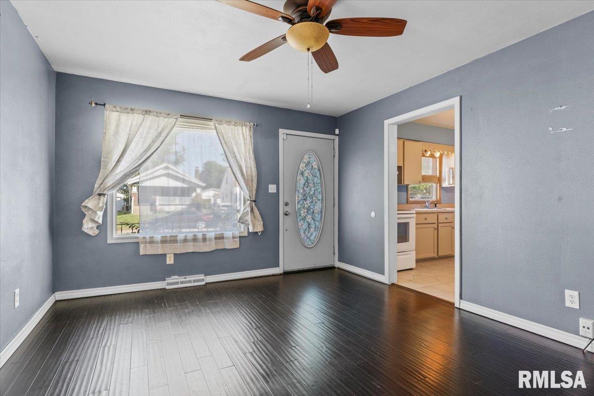 2035 South College Street Springfield, IL 62704 - Photo 8 of 31 Gallery Image 8