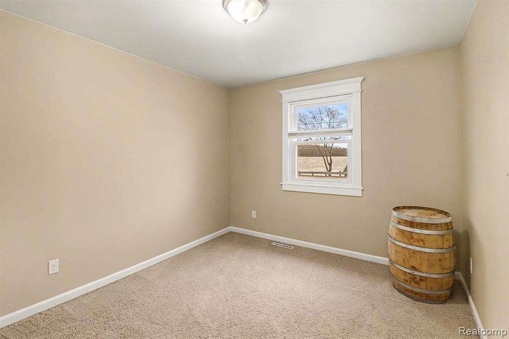 6561 Bennett Lake Road Fenton, MI 48430 - Photo 12 of 29 Gallery Image 12