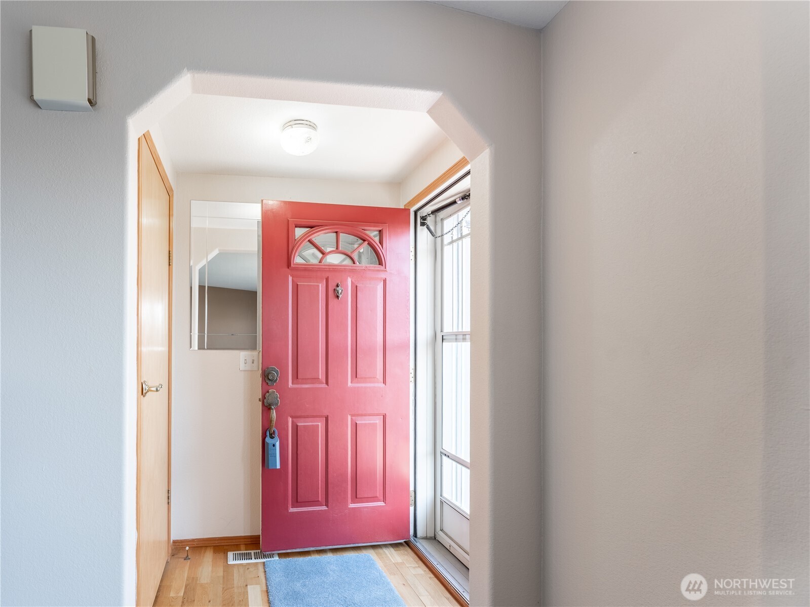 914 Meadow Ridge Drive Wenatchee, WA 98801 - Photo 12 of 35 a view of front door