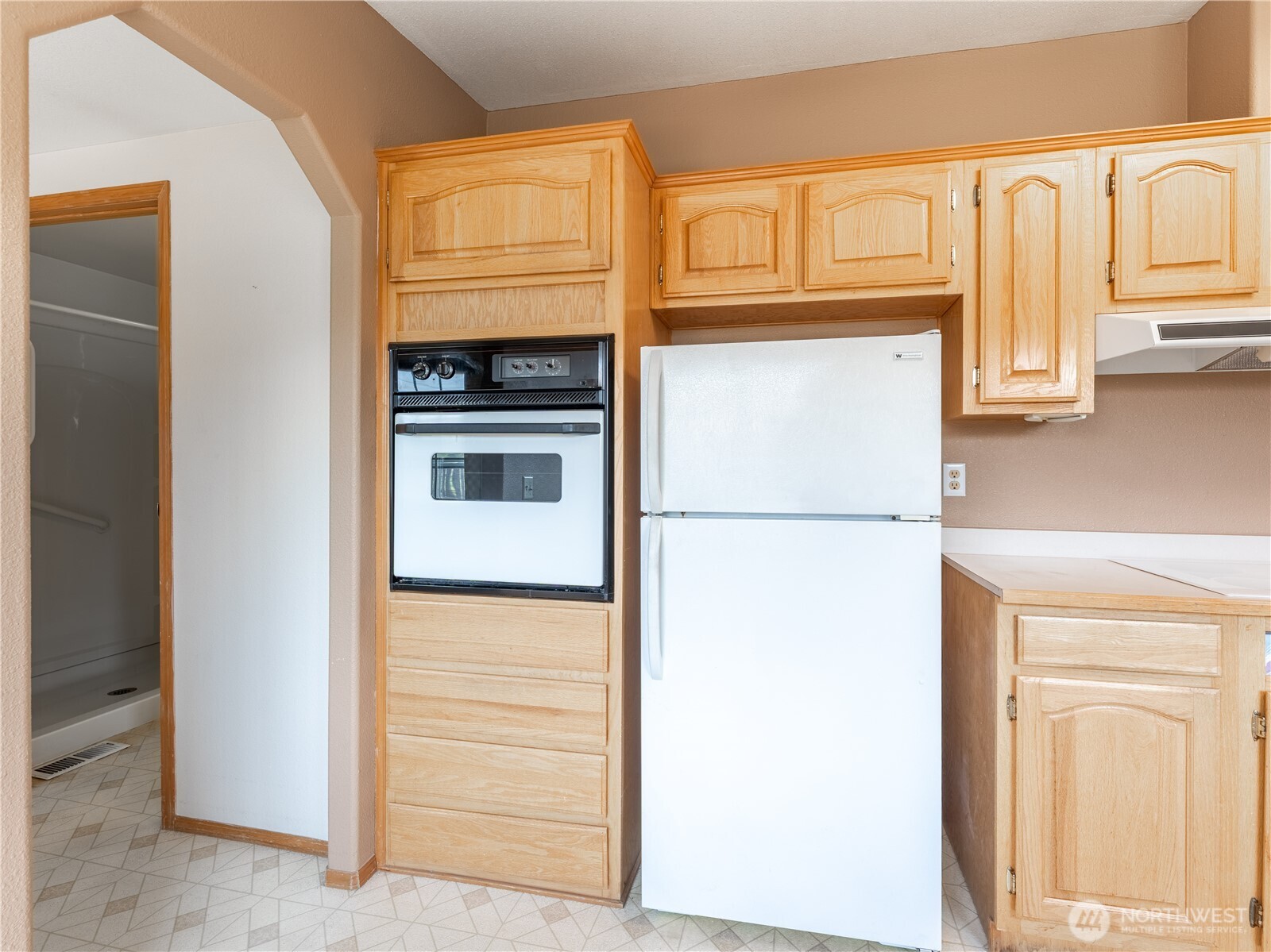 914 Meadow Ridge Drive Wenatchee, WA 98801 - Photo 28 of 35 a utility room with dryer and washer