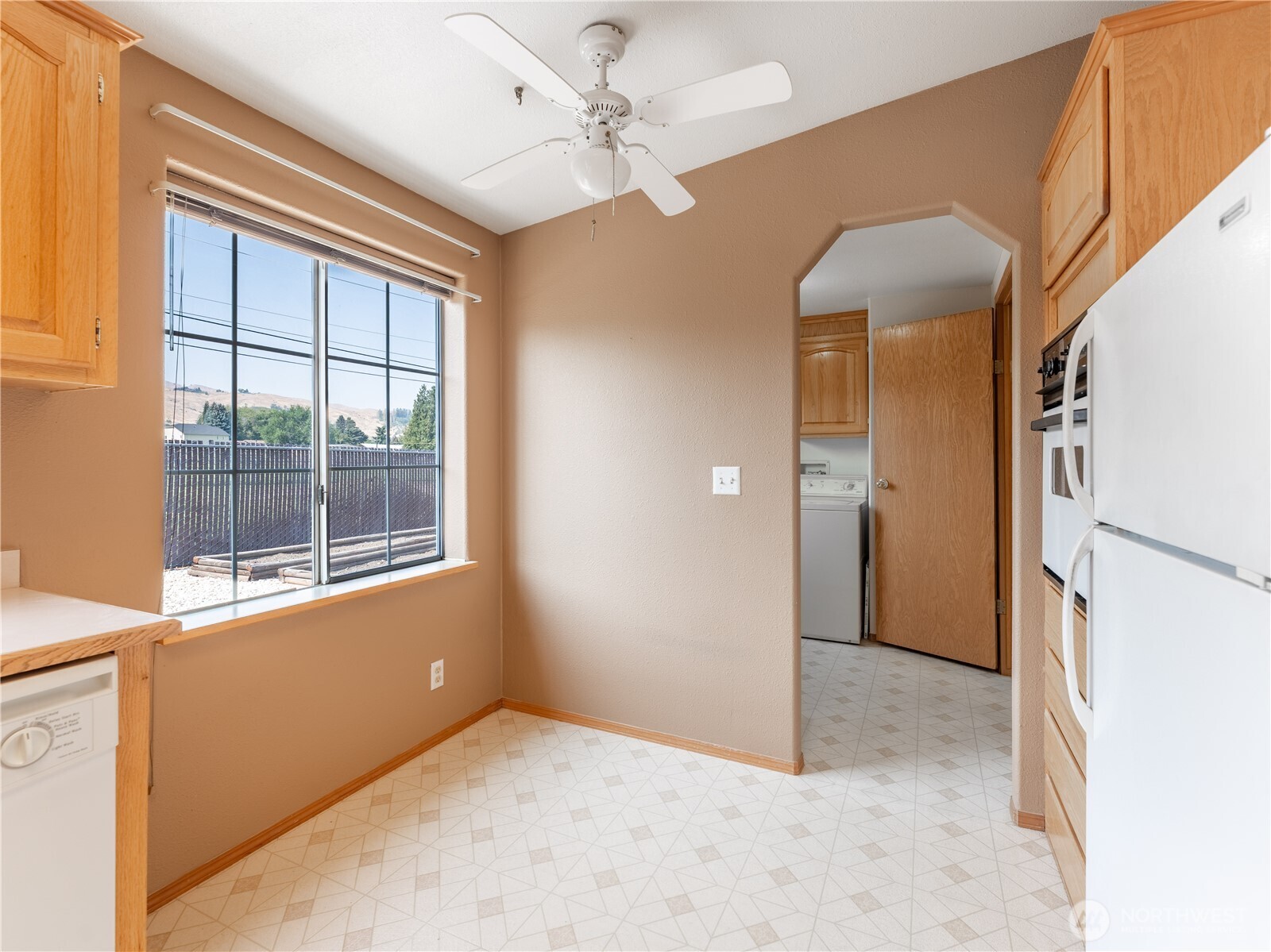 914 Meadow Ridge Drive Wenatchee, WA 98801 - Photo 29 of 35 a view of an empty room with a window