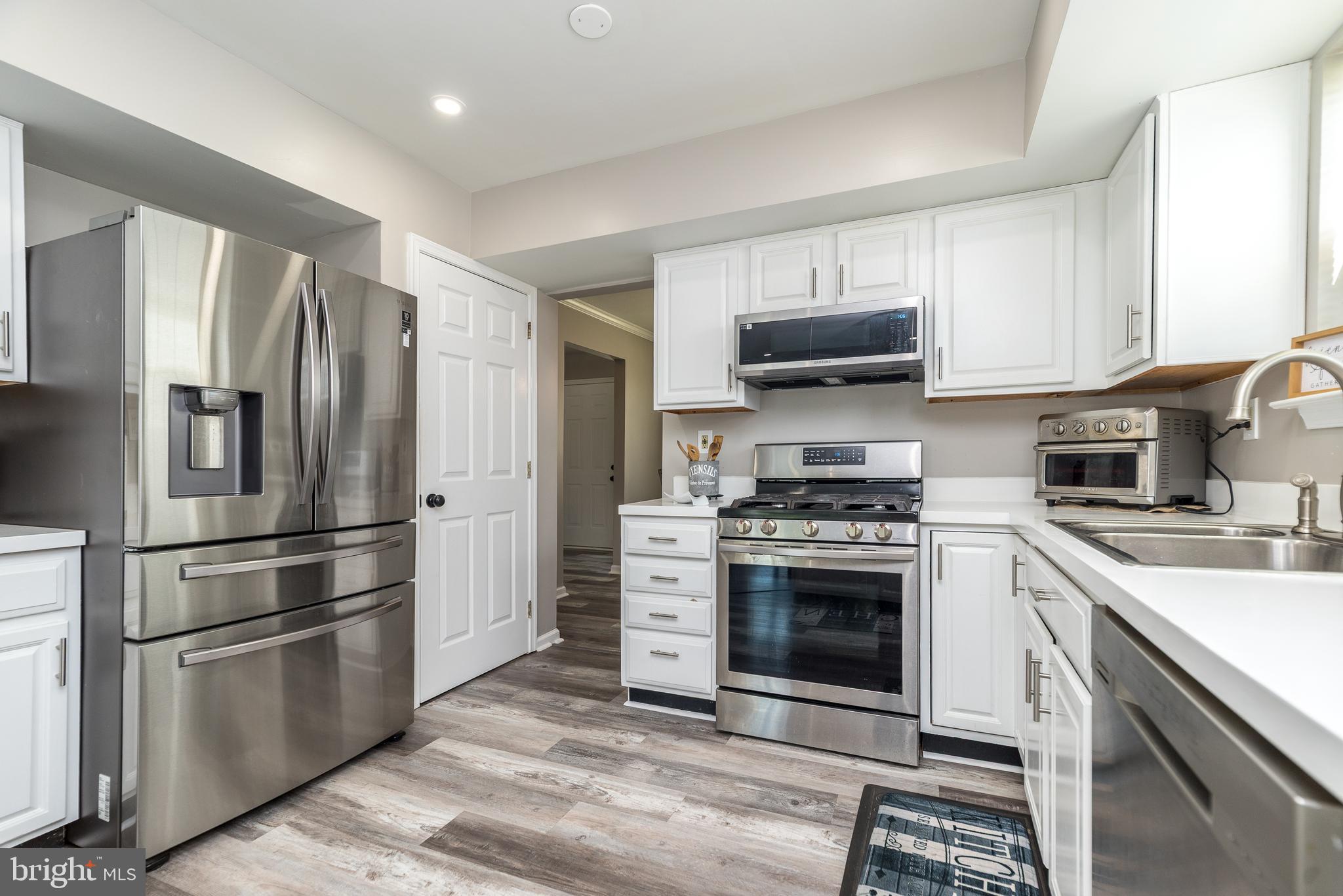 319 Fairview Road Woodlyn, PA 19094 - Photo 6 of 55