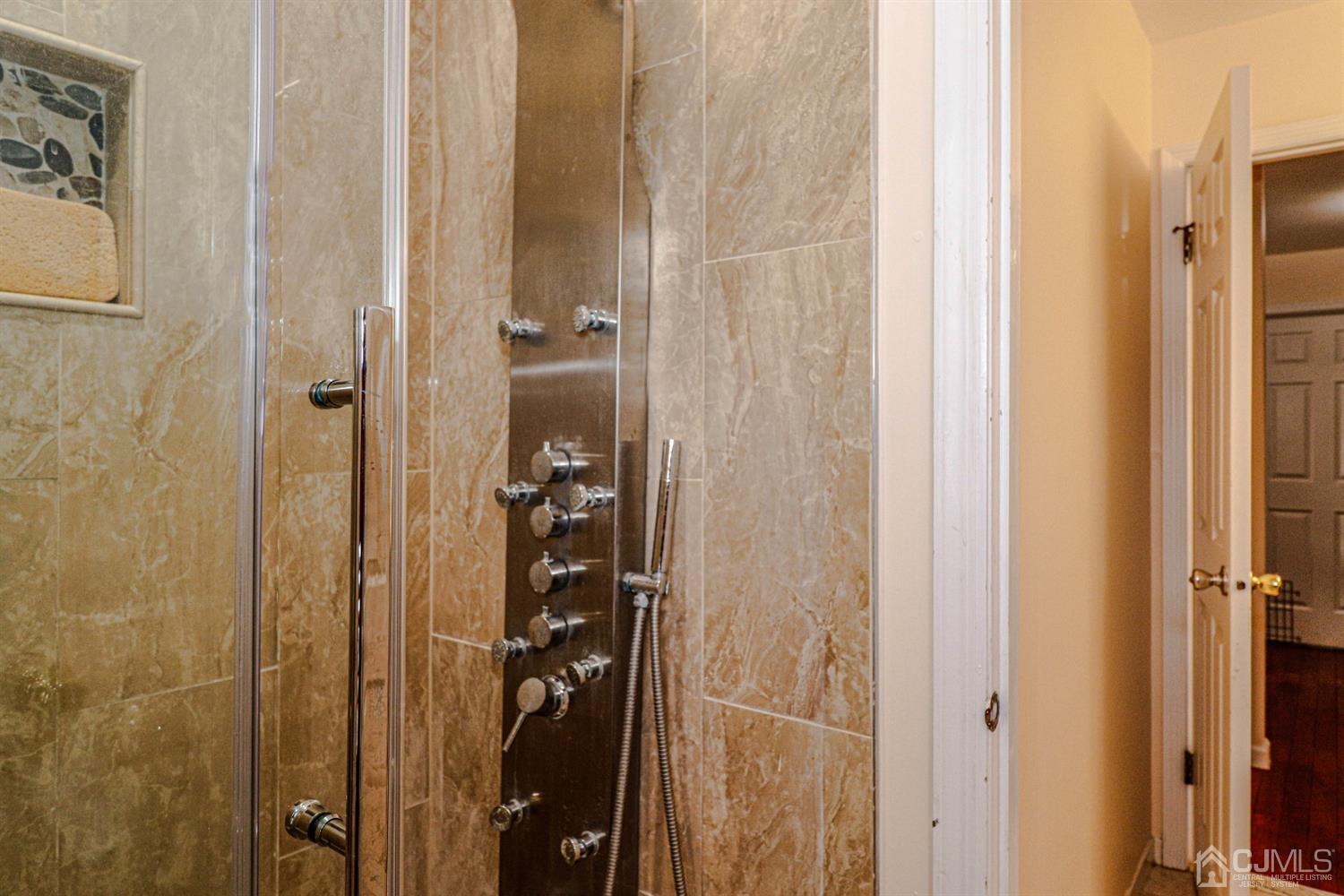11 Freeman Street Edison, NJ 08820 - Photo 33 of 60 Gallery Image 33