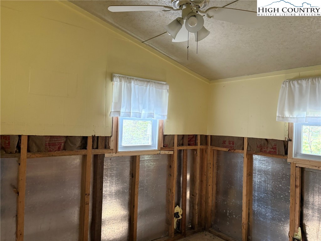 171 River Road Newland, NC 28657 - Photo 14 of 26 Gallery Image 14