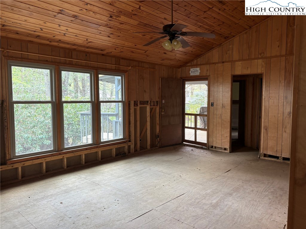 171 River Road Newland, NC 28657 - Photo 4 of 26 Gallery Image 4