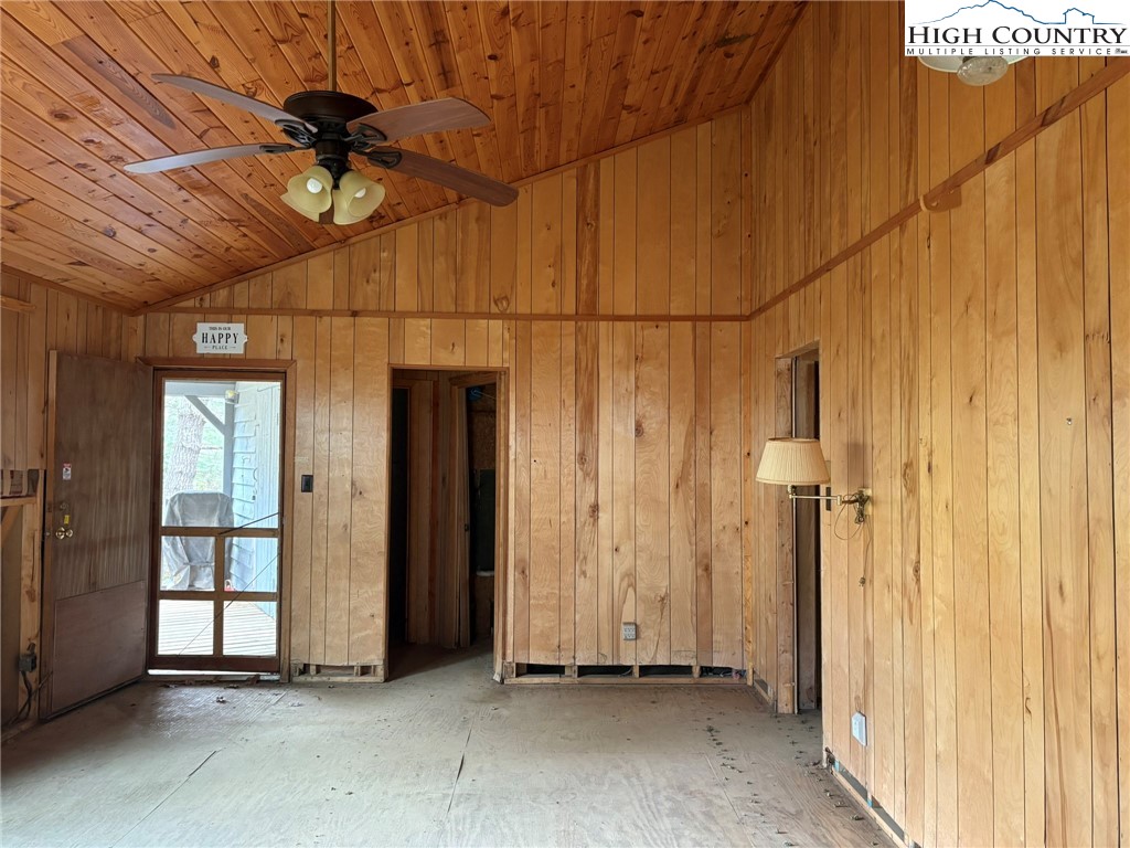171 River Road Newland, NC 28657 - Photo 6 of 26 Gallery Image 6