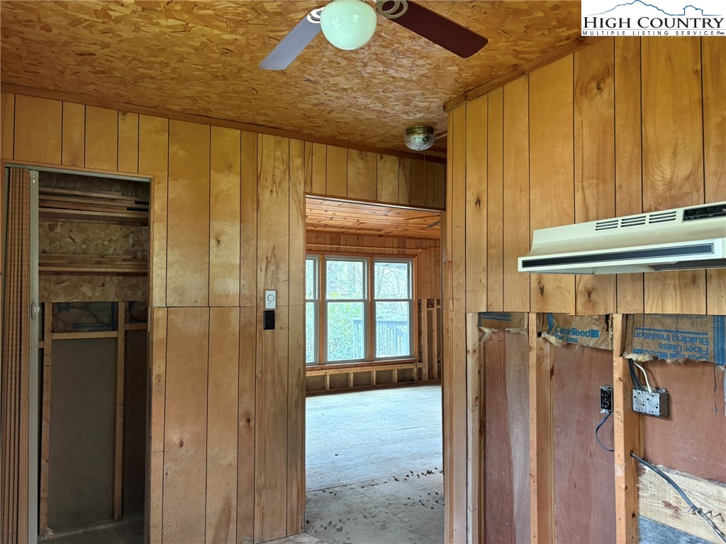 171 River Road Newland, NC 28657 - Photo 8 of 26 Gallery Image 8