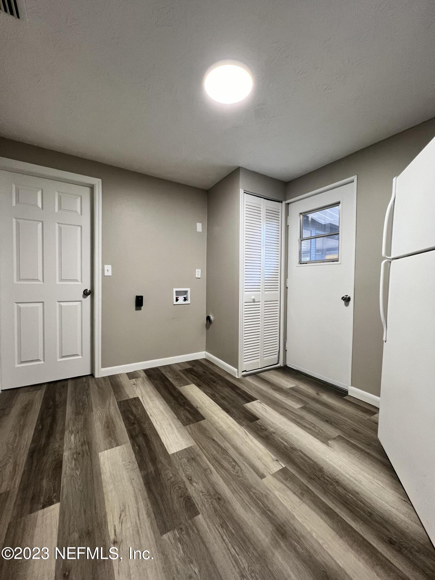 10892 Player Road Jacksonville, FL 32218 - Photo 17 of 37 a view of an empty room and window