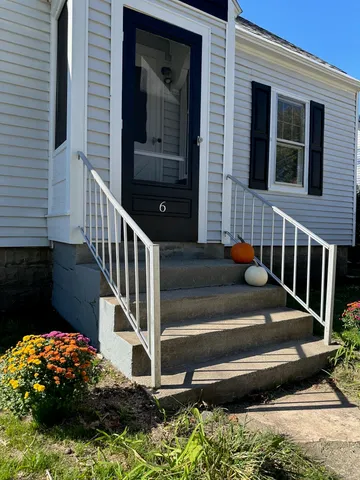 $299,900 | 6 Osgood Avenue, Claremont, NH 03743