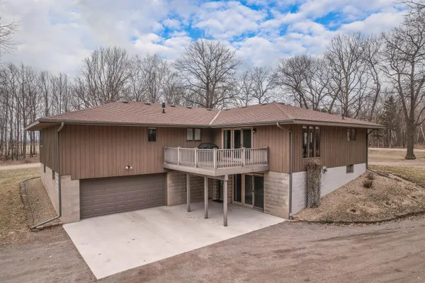 $699,999 | 43453 105th Avenue, Holdingford, MN 56340