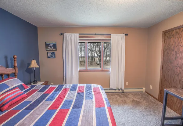 $699,999 | 43453 105th Avenue, Holdingford, MN 56340