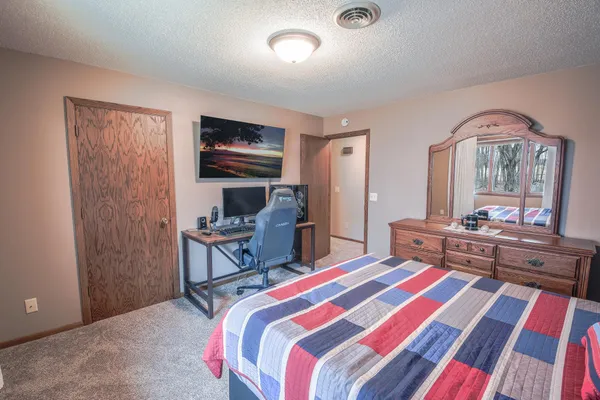 $699,999 | 43453 105th Avenue, Holdingford, MN 56340