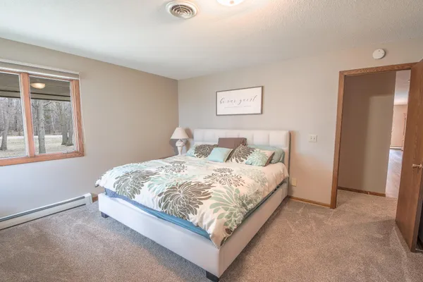 $699,999 | 43453 105th Avenue, Holdingford, MN 56340