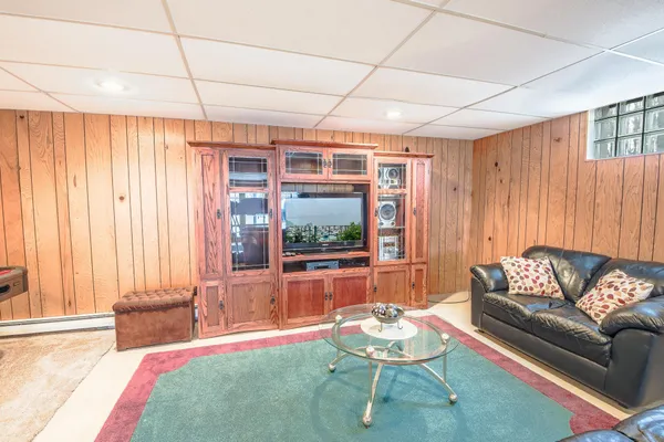 $699,999 | 43453 105th Avenue, Holdingford, MN 56340