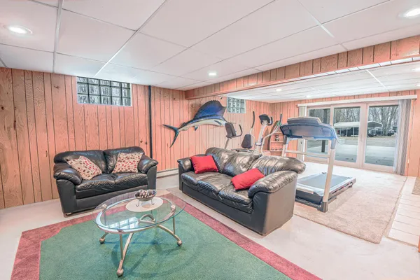 $699,999 | 43453 105th Avenue, Holdingford, MN 56340