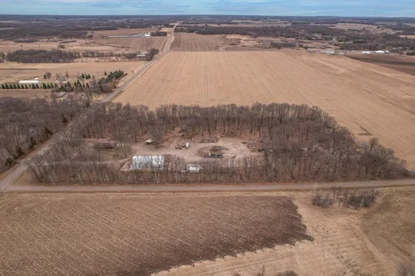 $699,999 | 43453 105th Avenue, Holdingford, MN 56340